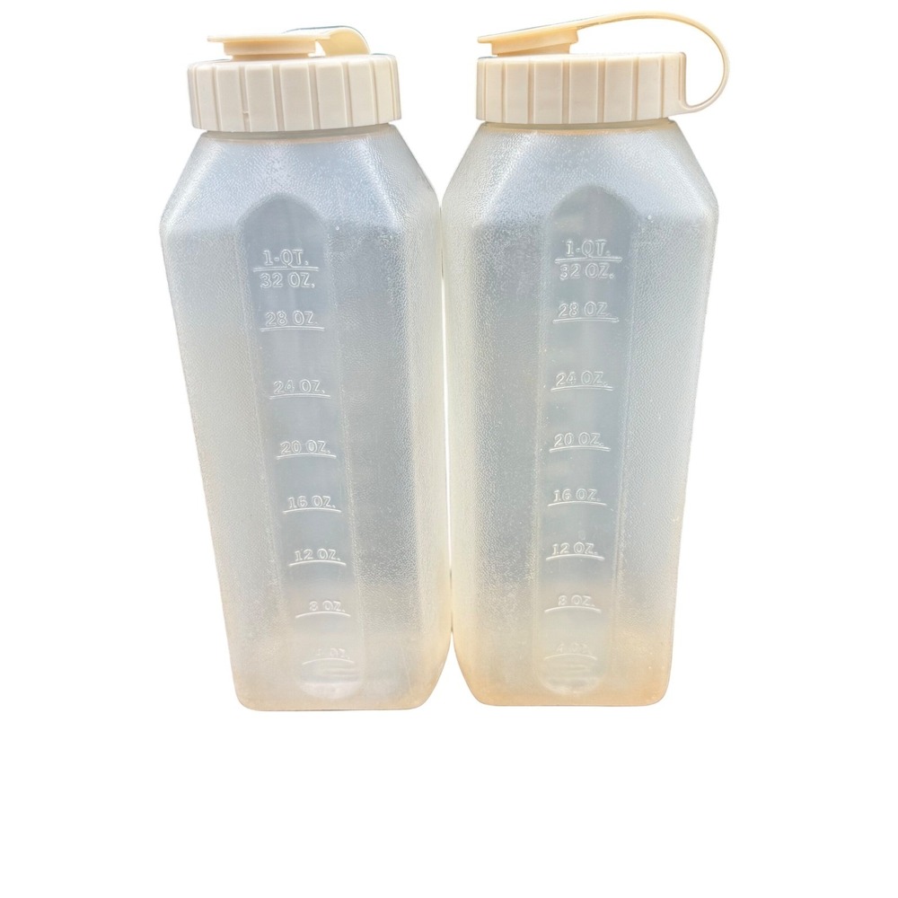 Vintage Rubbermaid 1 Quart Juice Water Bottle Square Almond Flip Top 2467 Set 2